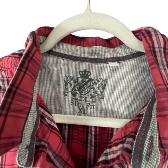 Guess Men's Slim Fit Red Plaid Button-Up Long Sleeve Shirt XL Casual Road Trip - Picture 2 of 8